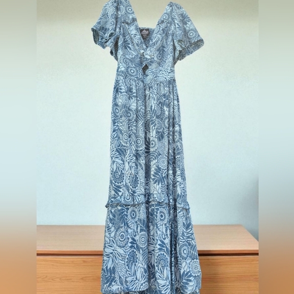 Angie Blue Floral Maxi Dress Size Large (NWT) - Picture 5 of 10